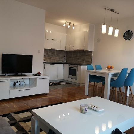 Apartman Gaga Lukavica Exteriör bild
