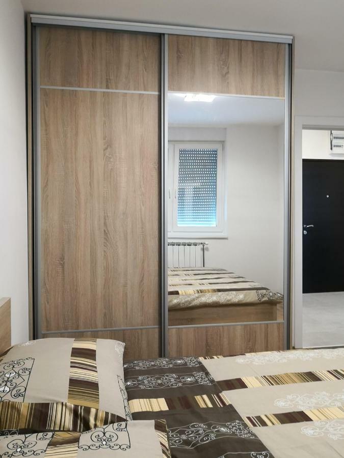 Apartman Gaga Lukavica Exteriör bild