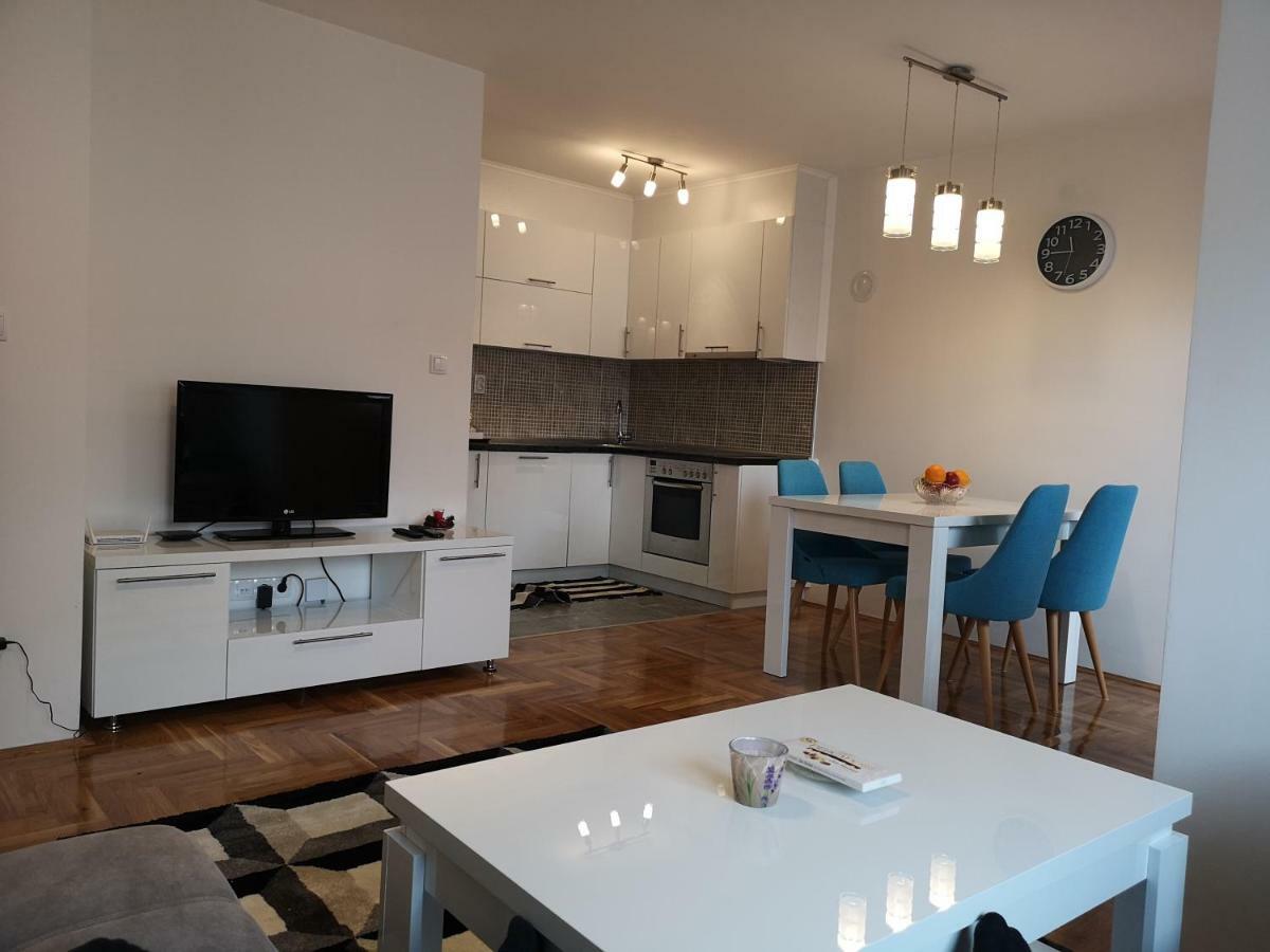Apartman Gaga Lukavica Exteriör bild