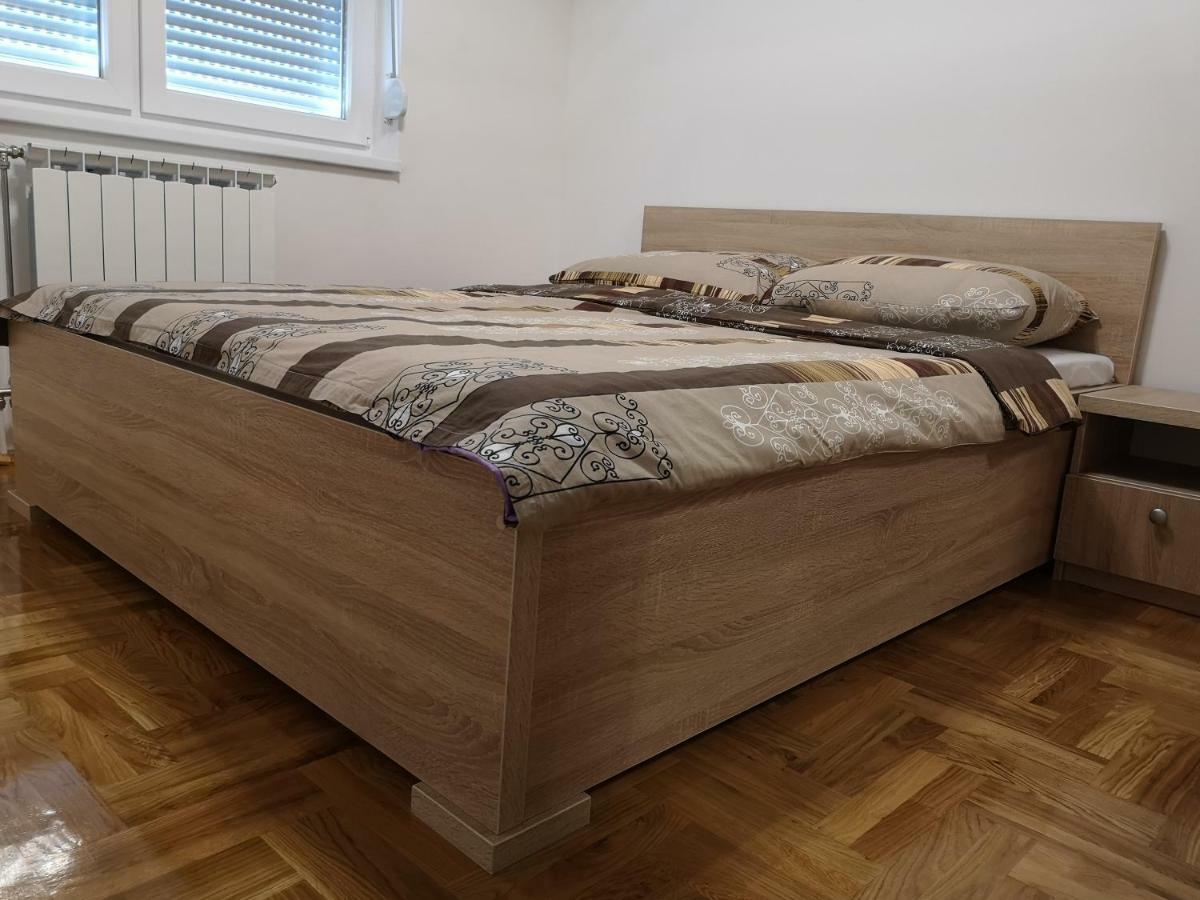 Apartman Gaga Lukavica Exteriör bild