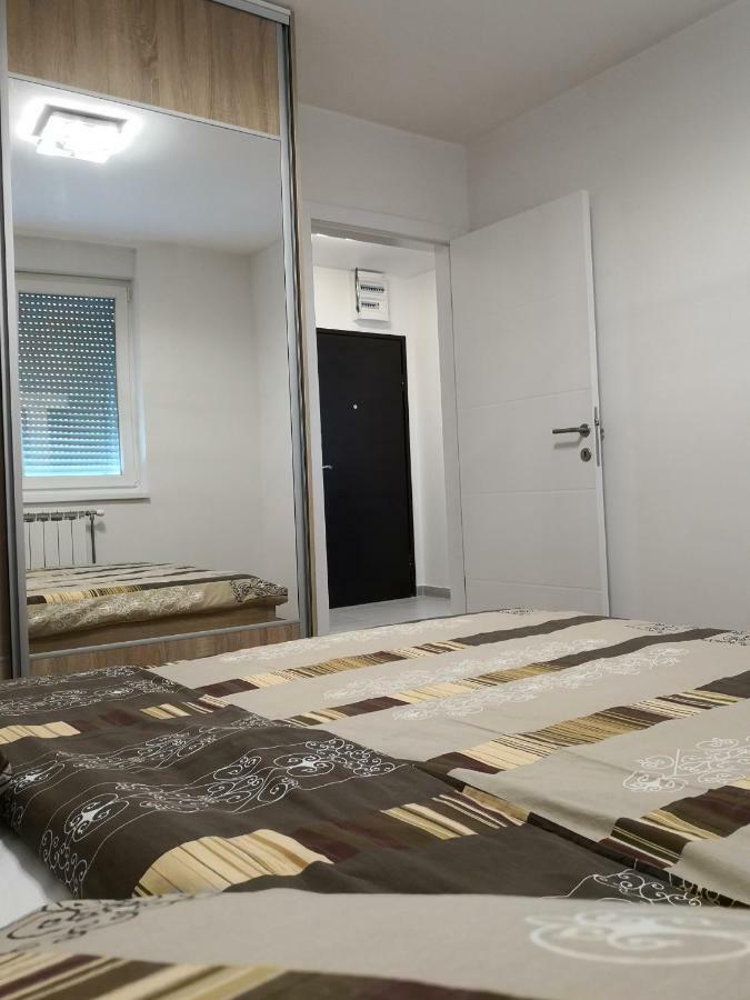 Apartman Gaga Lukavica Exteriör bild