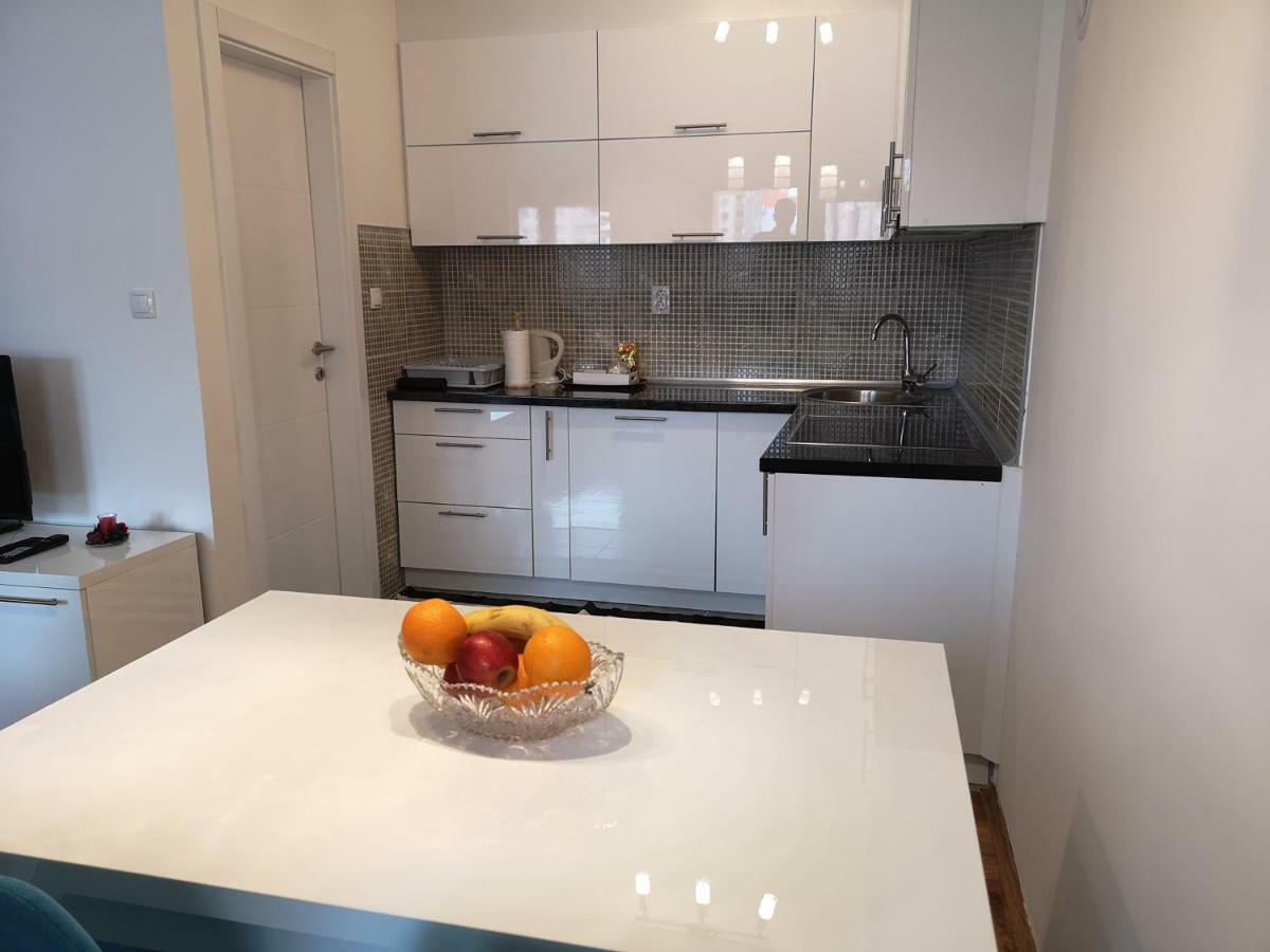 Apartman Gaga Lukavica Exteriör bild