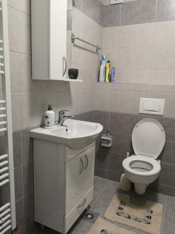 Apartman Gaga Lukavica Exteriör bild